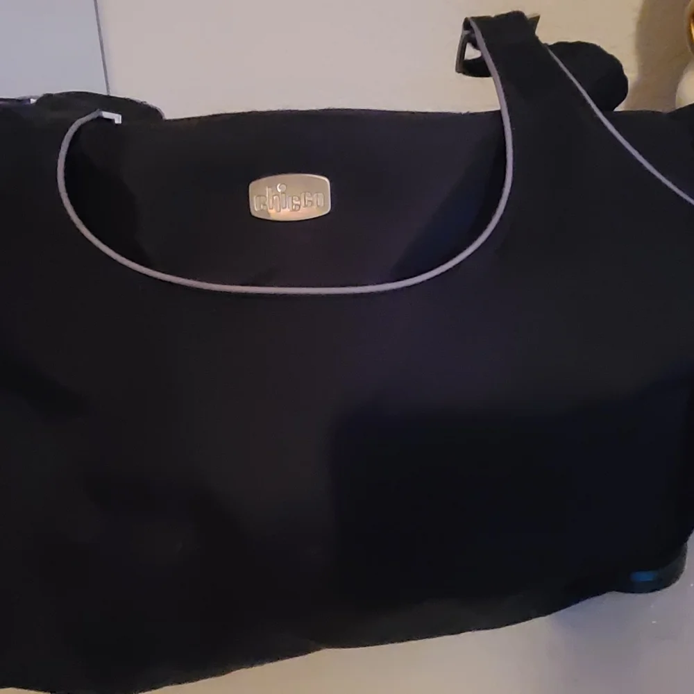 Chicco Layla Tote with Dash bag. Black,in very good condition